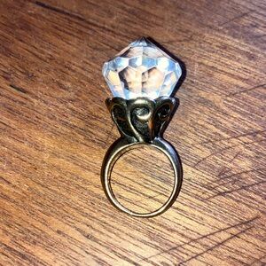Vintage-Inspired Gold Ring with‎ Faceted Crystal Faux Diamond